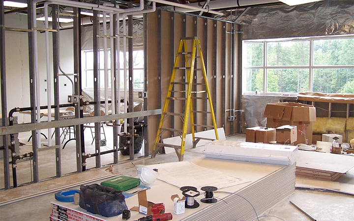 pays for Tenant Improvements